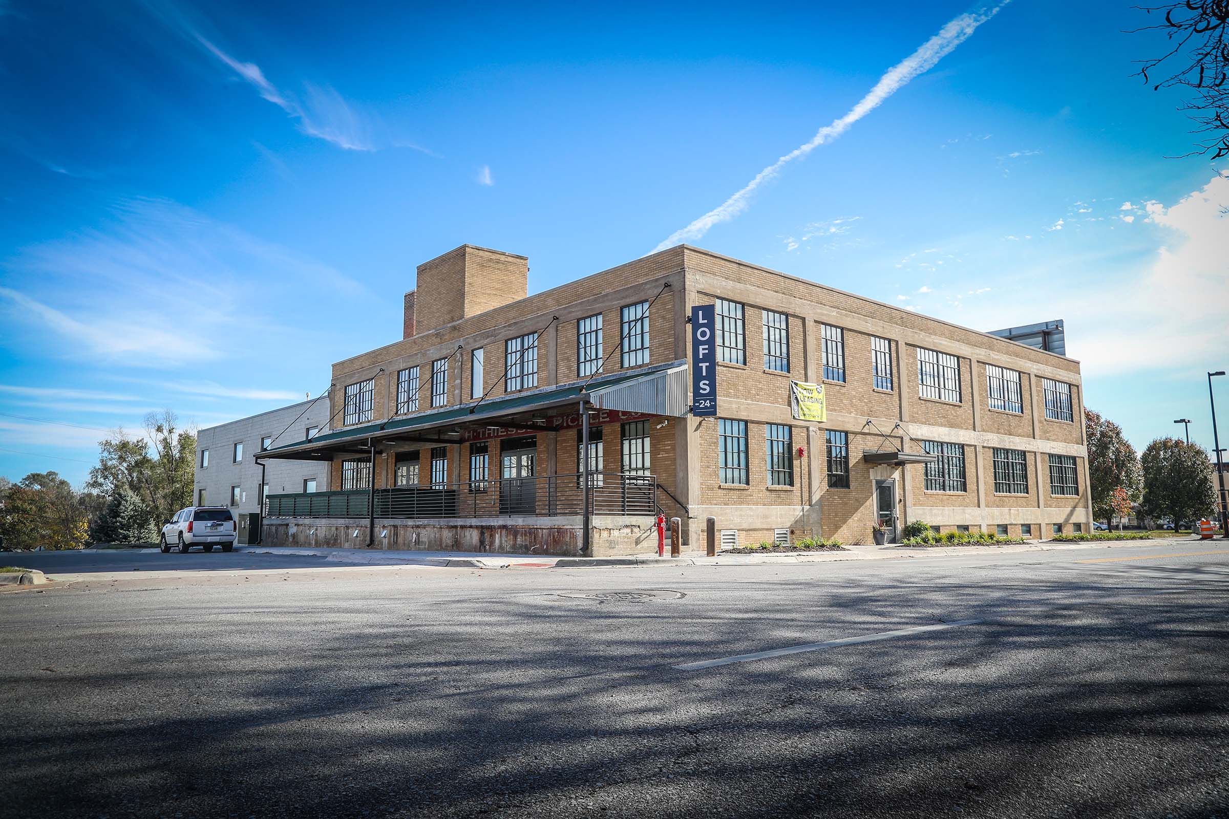 With Winco's 3250 Series Historic Steel Replica Windows and one large piece of glass per window opening, Winco easily and efficiently replicated the look of divided lites. 