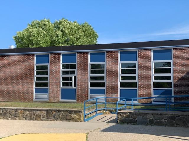 Davisville Middle School using Winco's 8325 window series.