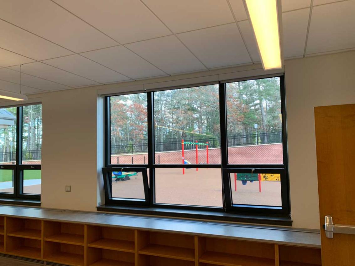 Wareham Elementary School using Winco's 8325F window series. 