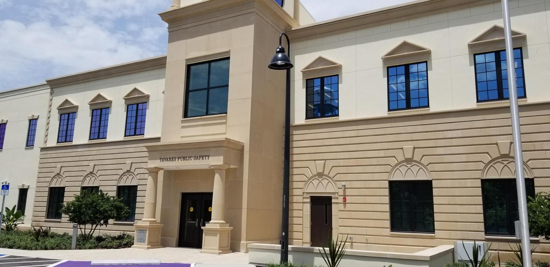 Tavares Public Safety Complex using Winco’s 3350 fixed window series that meet FEMA P-361 standards for tornado and hurricane safety ratings. 