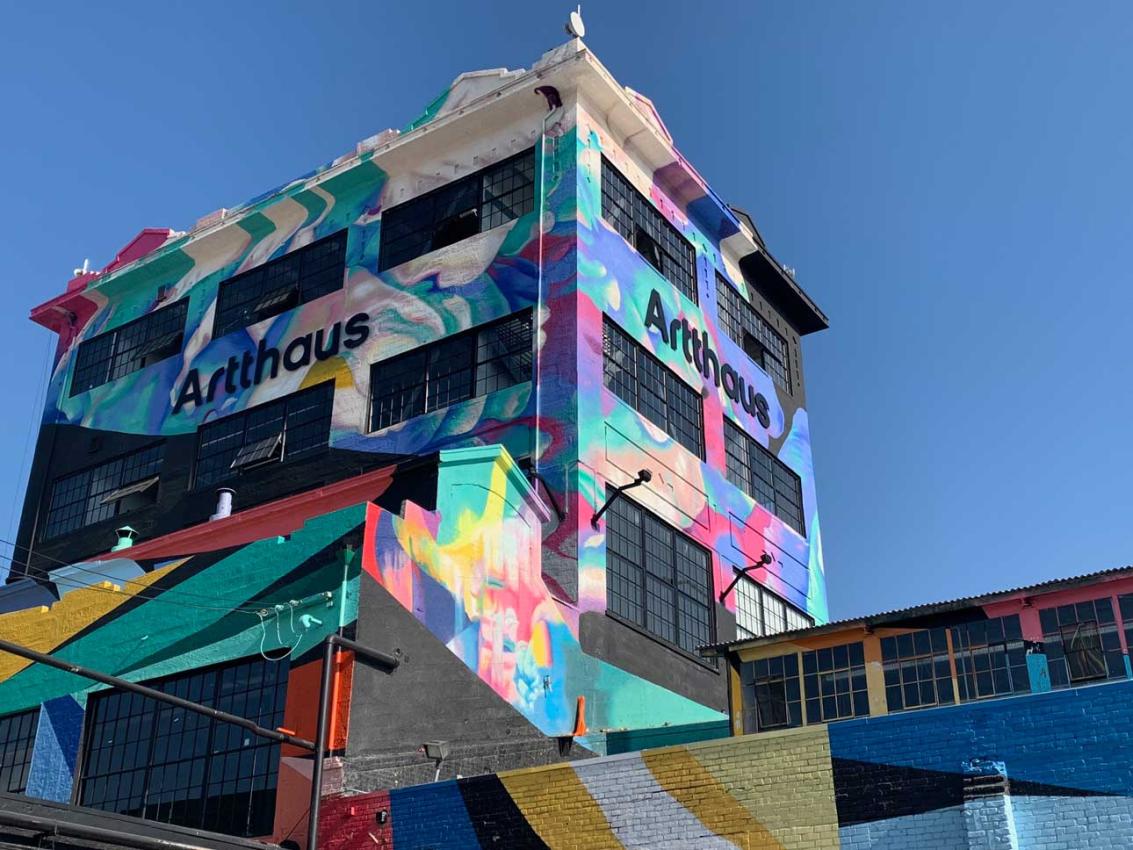 Winco’s 3250 Steel Replica operable window series lets in beautiful natural light into ARTTHAUS STUDIOS.