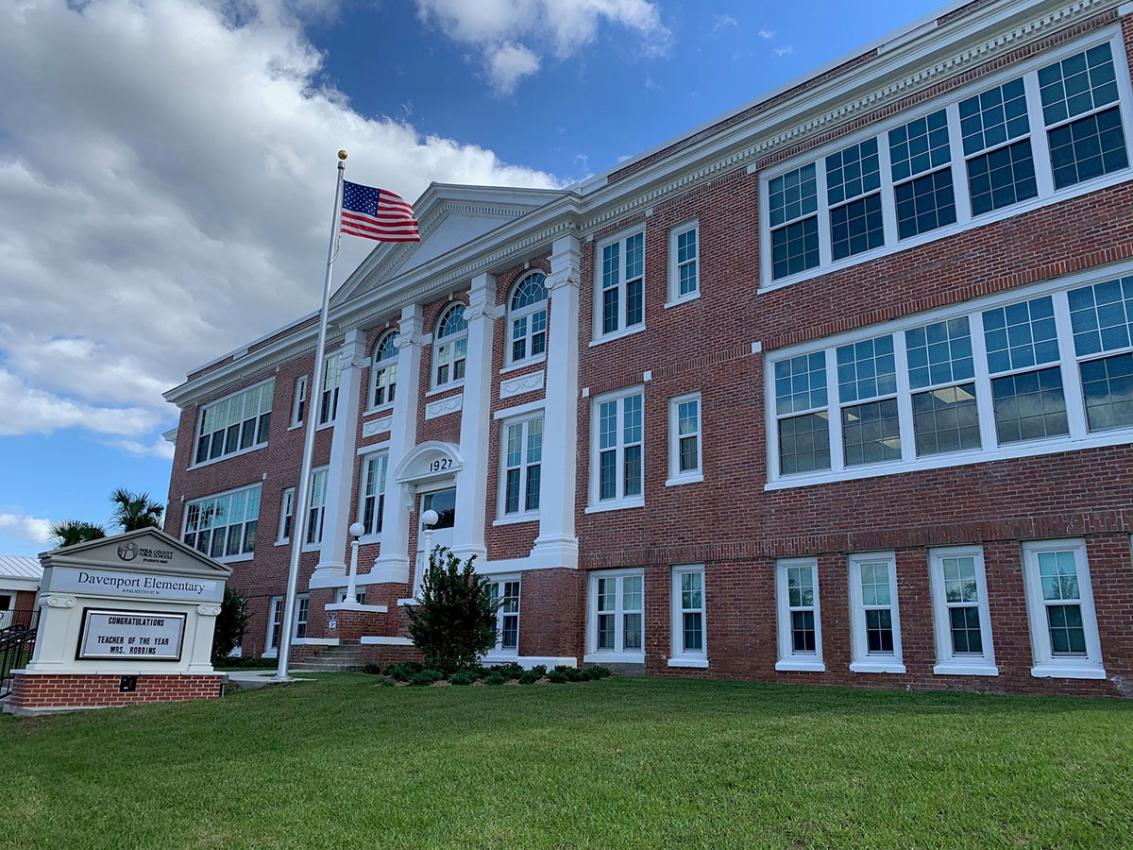 Davenport Elementary School uses Winco's 4410S single-hung, hurricane-resistant windows.