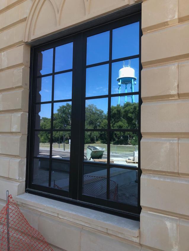 Tavares Public Safety Complex using Winco’s 3350 fixed window series that meet FEMA P-361 standards for tornado and hurricane safety ratings. 