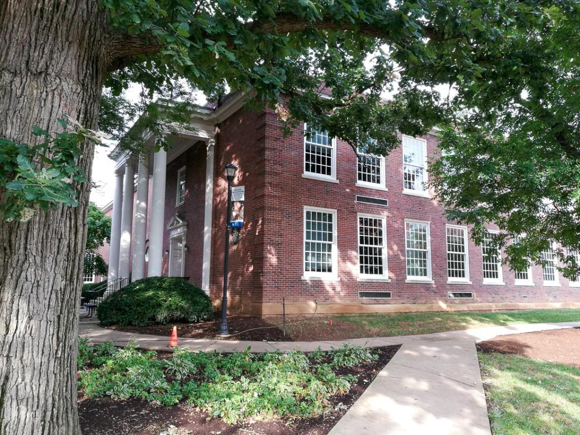 University of Kentucky | Taylor Hall using Winco’s 4500S double hung window series.