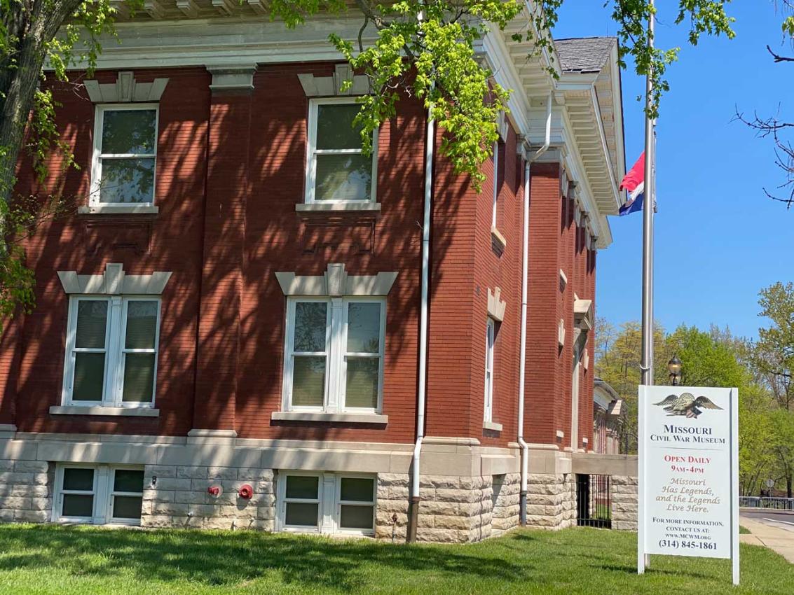 Jefferson Barracks Building uses Winco's 4500 double hung window series to replicate the original historic windows.