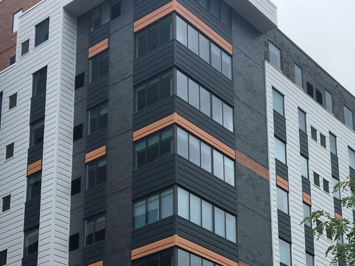 Oakland Residence Inn using Winco’s 3350 window series.