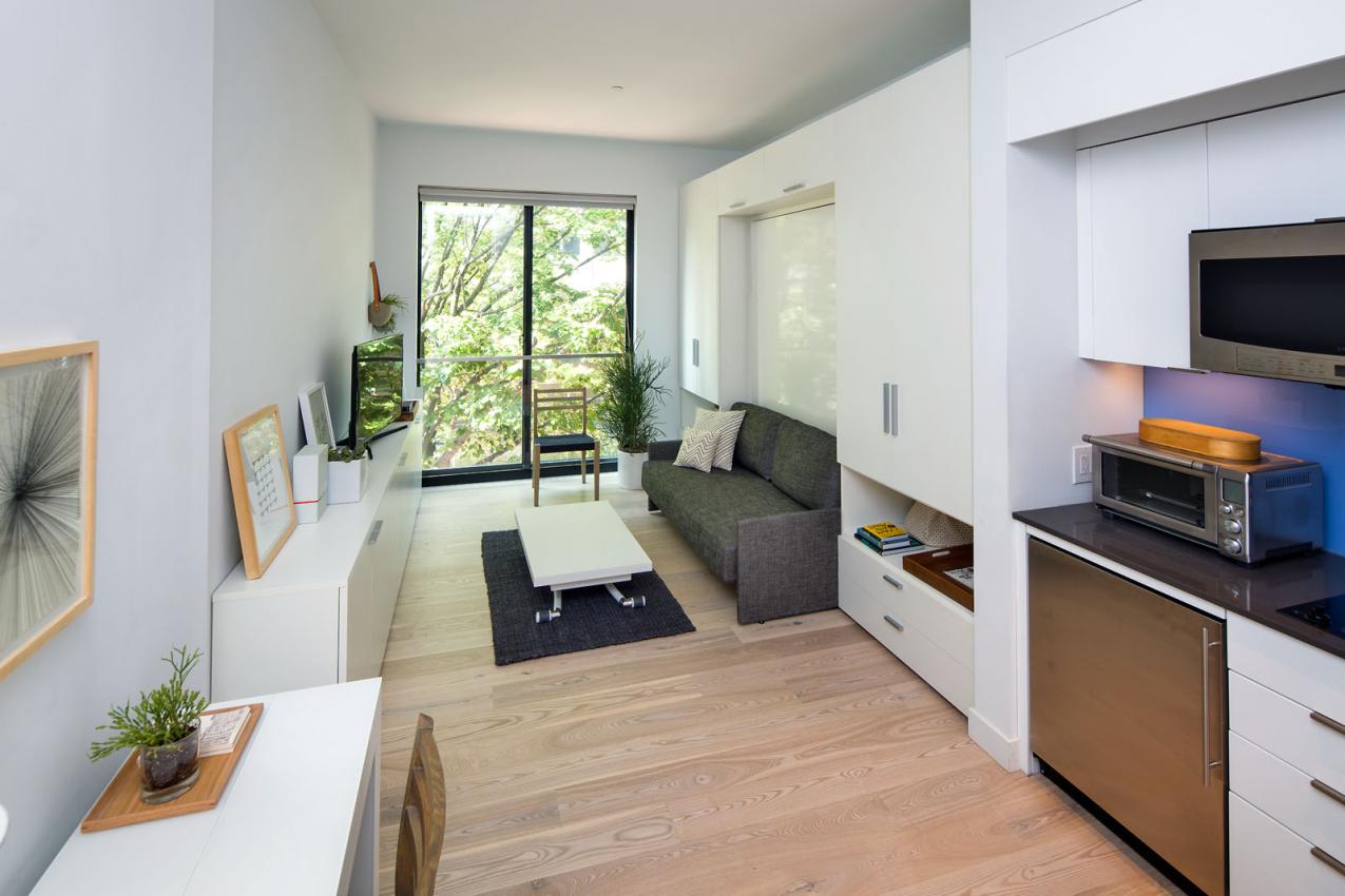 Winco’s 3410 sliding window series with impact-resistant laminated glass was used to provide safety, security and greatly reduce noise from the outdoors at Carmel Place Apartments.