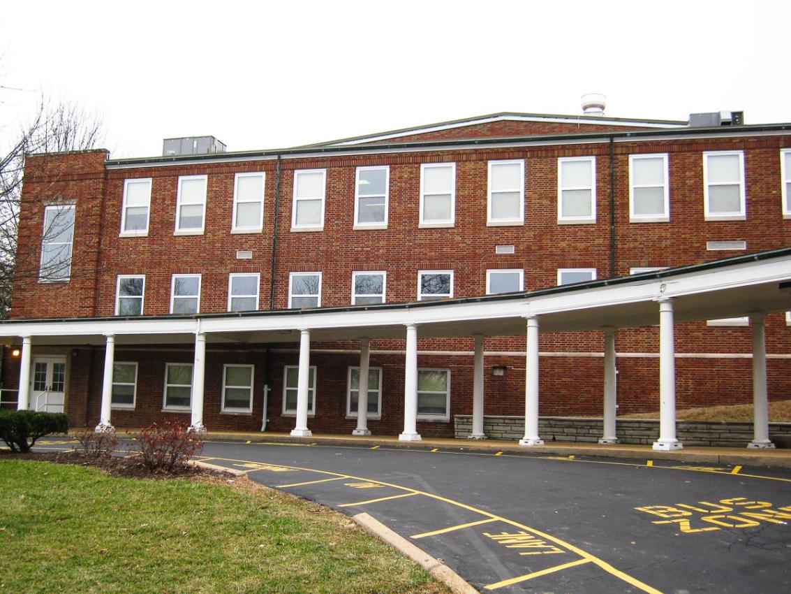 Brentwood High School using Winco's 4410 Single Hung Window Series.