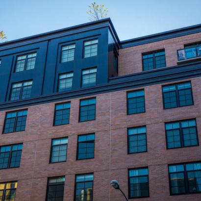 Winco’s 8325 series are large enough to let in the fresh air, and natural light for each unit in 100th Avenue’s building, and insulated to cut energy costs and utilize recycled aluminum.